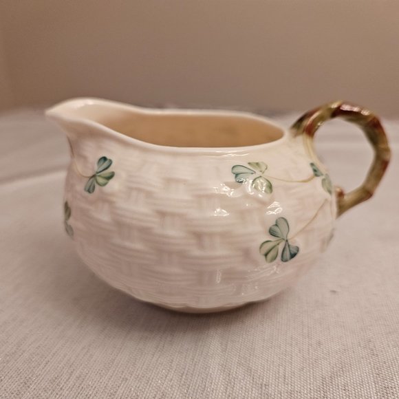 Vintage Belleck Shamrock Creamer - Picture 3 of 8
